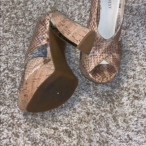 Heels - Picture 4 of 4